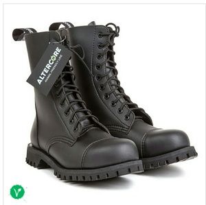 ❌SOLD❌Black vegan leather steele toe combat boots